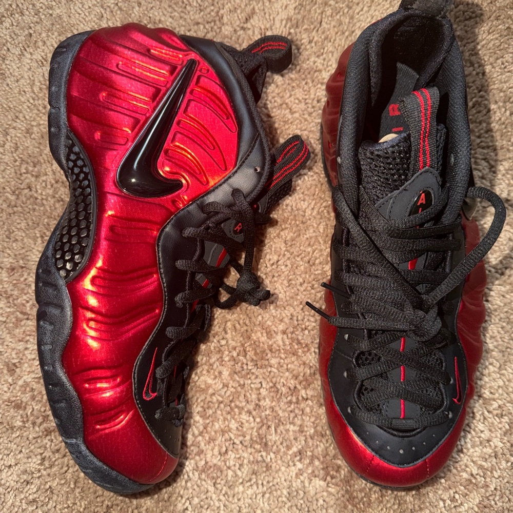 Nike Men's Red and Black Sneakers NEW NEVER WORN